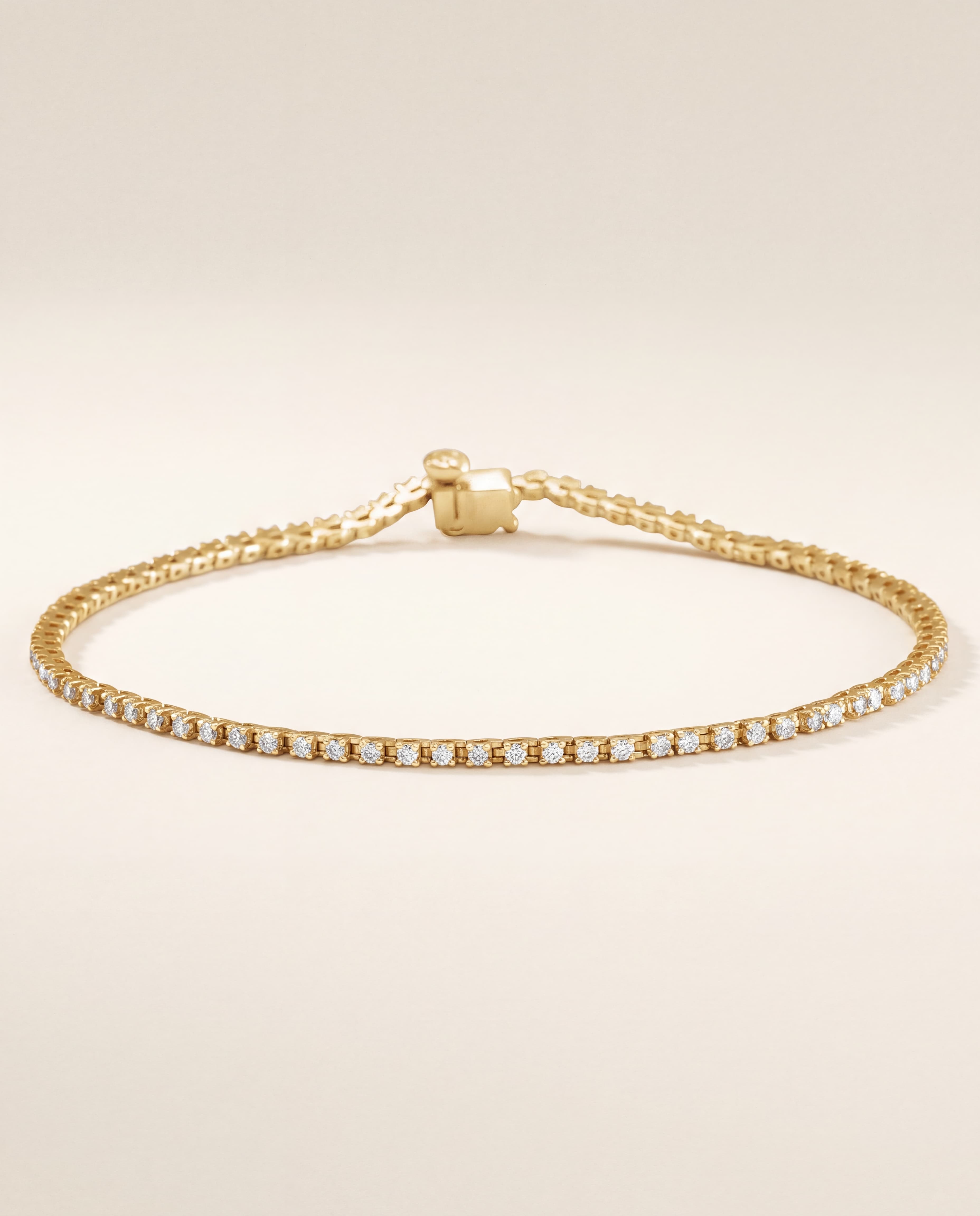The Gabriella Line, Classic in yellow gold