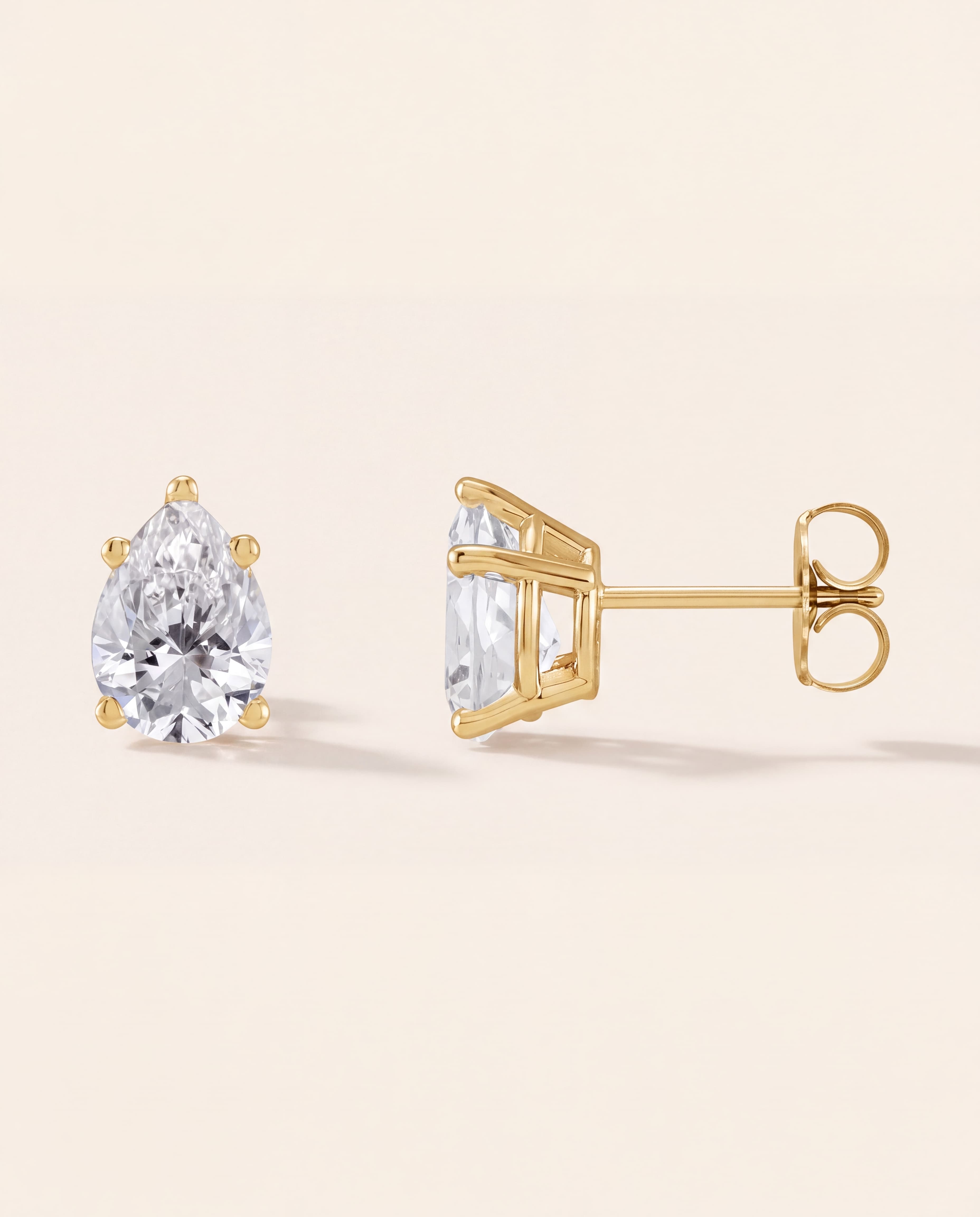 Pear Stud Earrings in yellow gold