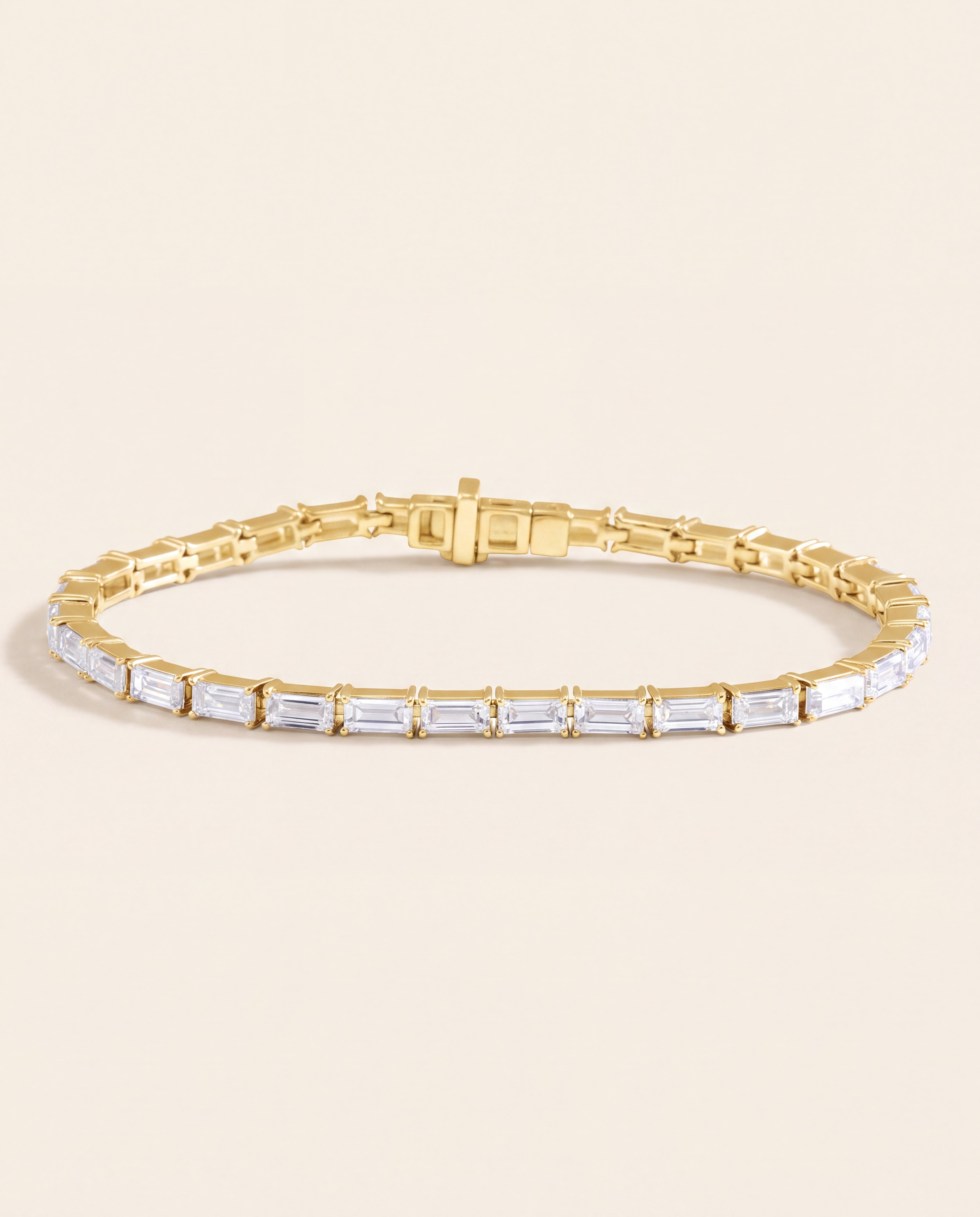 Baguette Line Bracelet in yellow gold