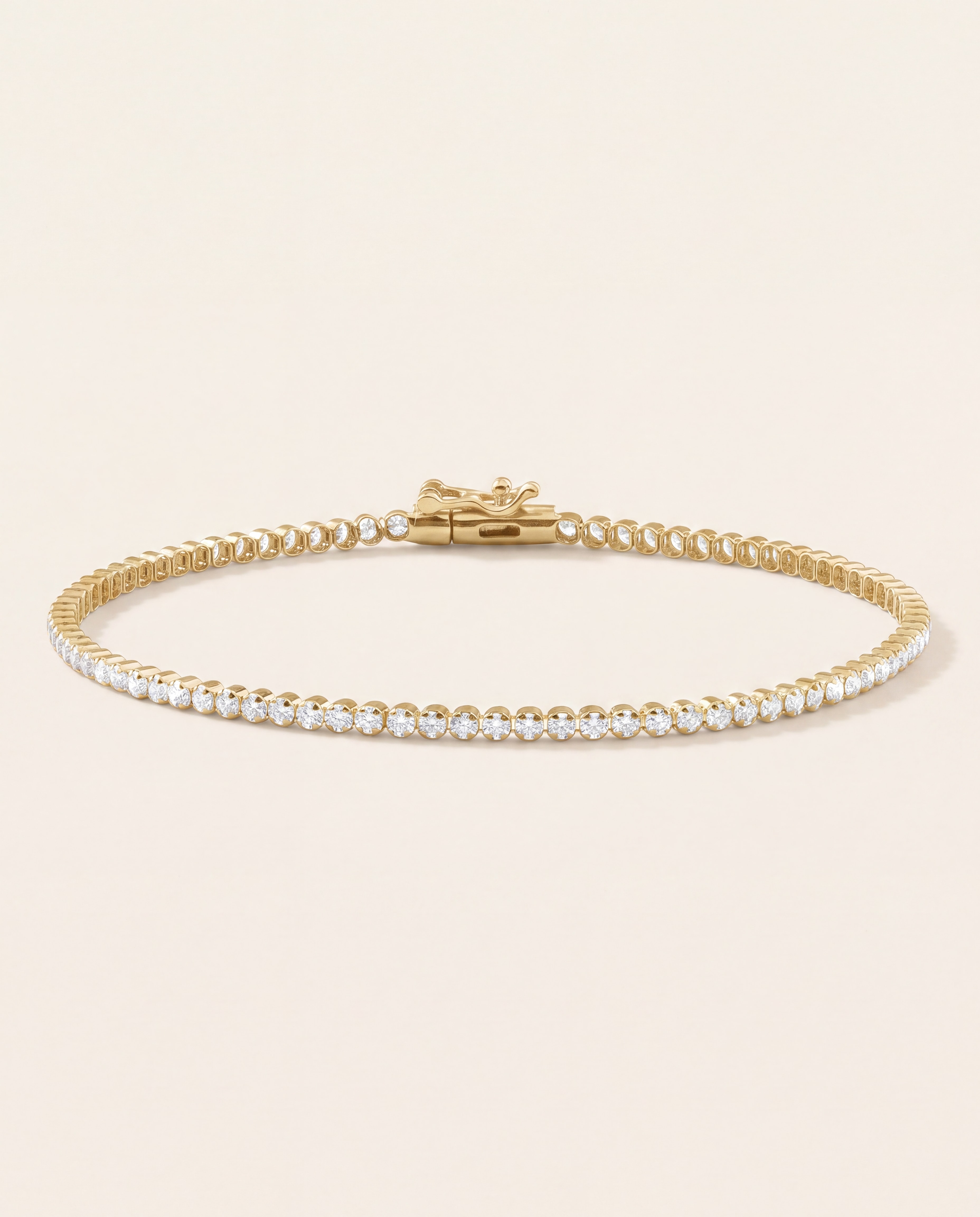 Delicate Line Bracelet in yellow gold