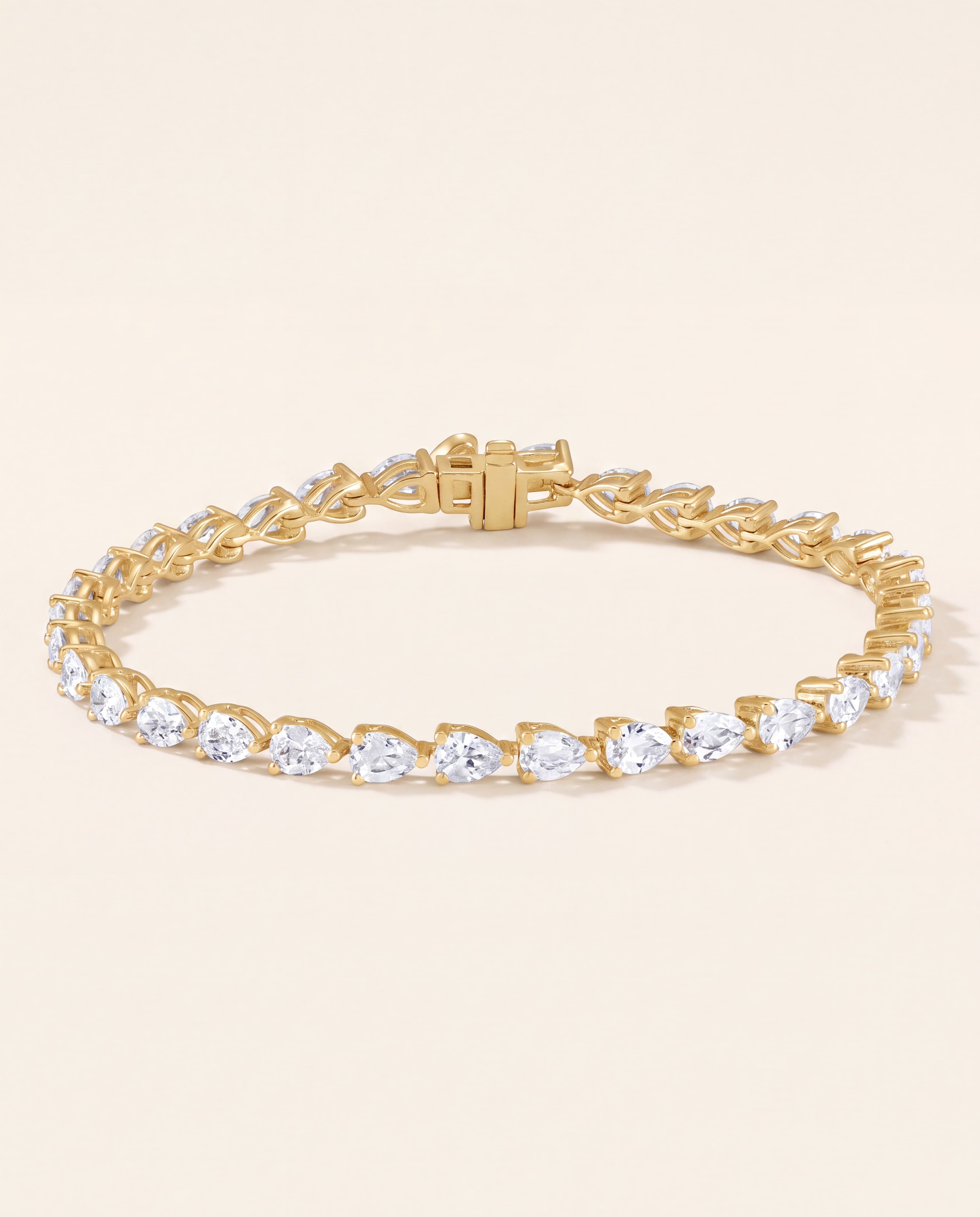 Pear Lab-Grown Diamond Line Bracelet in yellow gold