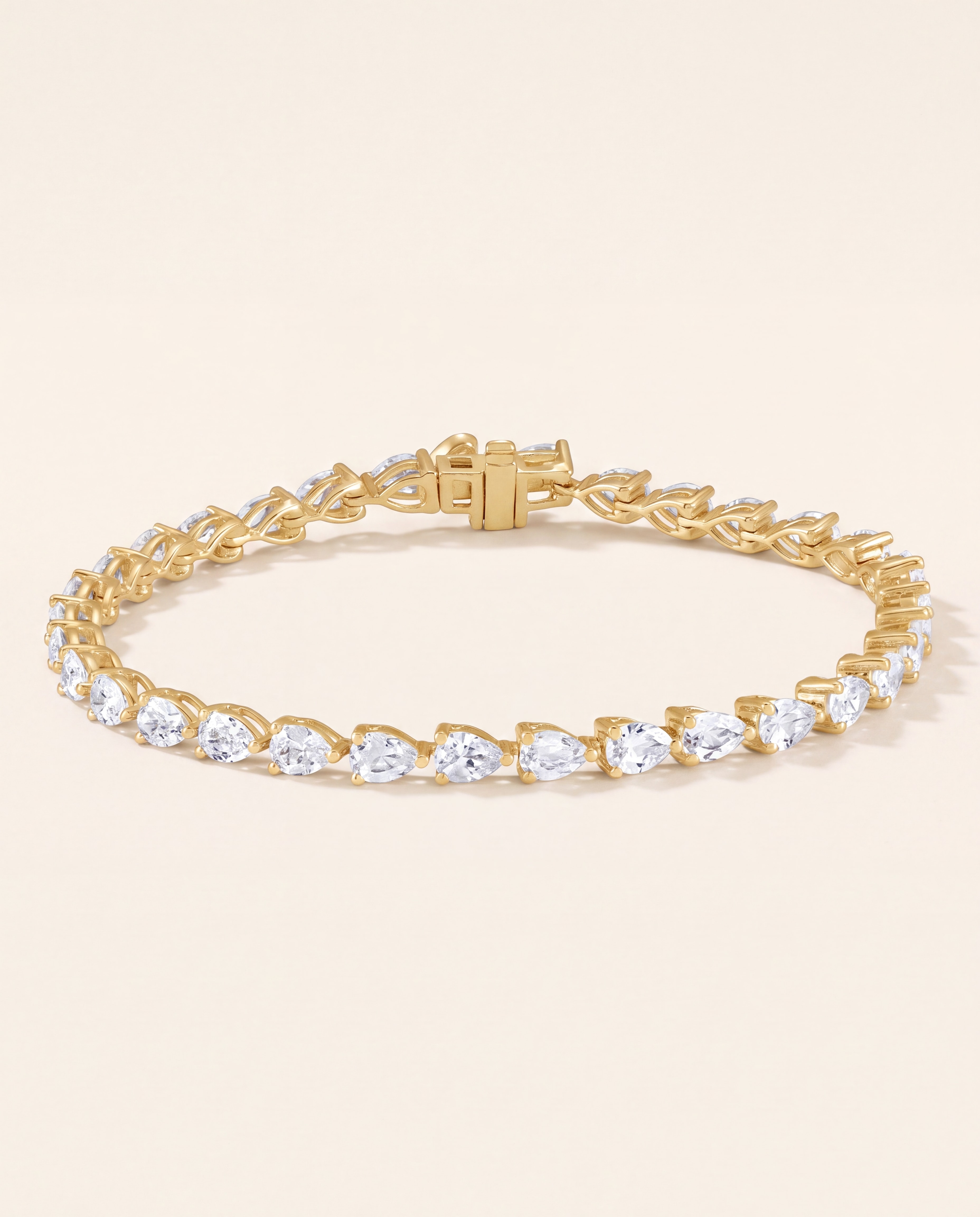 Pear Lab-Grown Diamond Line Bracelet in yellow gold